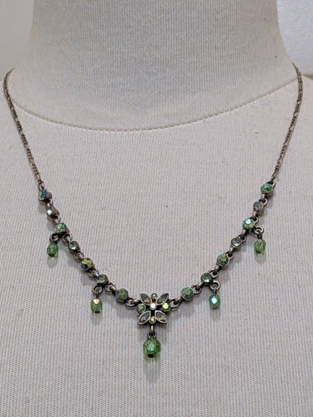 3/$30 EUC Y2K Silvertone Fairycore Necklace with Green and Blue Faceted Stones
